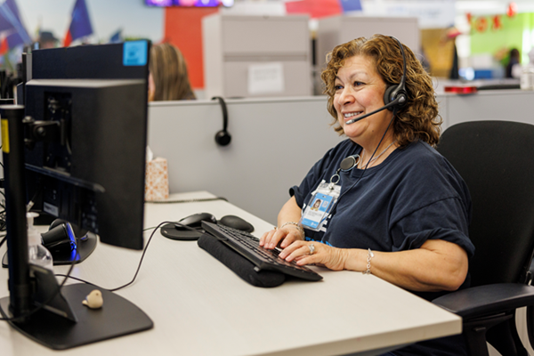 Reliable Quantum Fiber customer support representative on the phone
