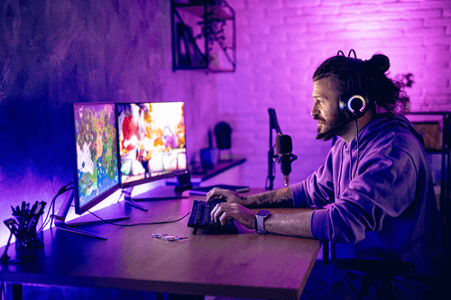 Man gaming and streaming simultaneously